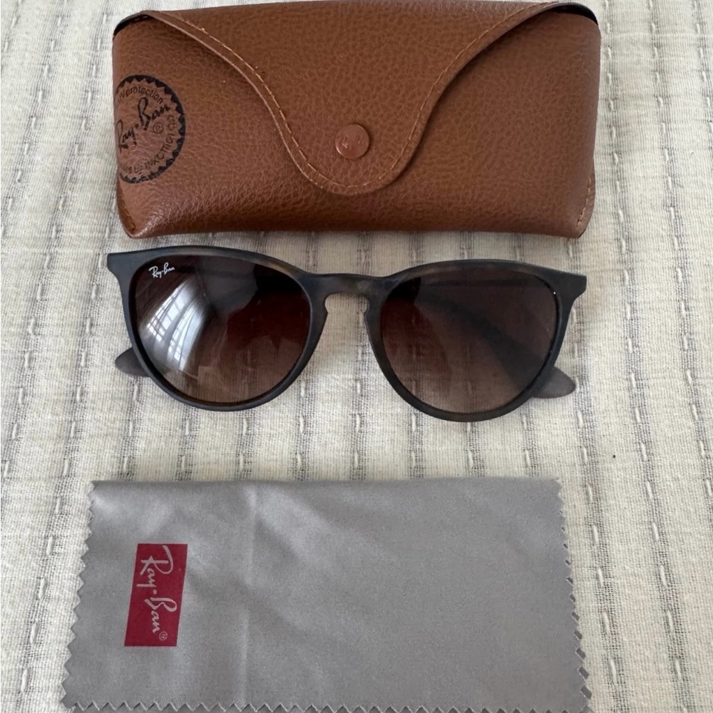 Ray-Ban Black and Brown Sunglasses Timeless Accessories